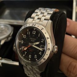 Seiko automatic 5 sports gmt stainless