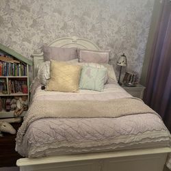 Havertys Kids Headboard, Bedframe and Dresser