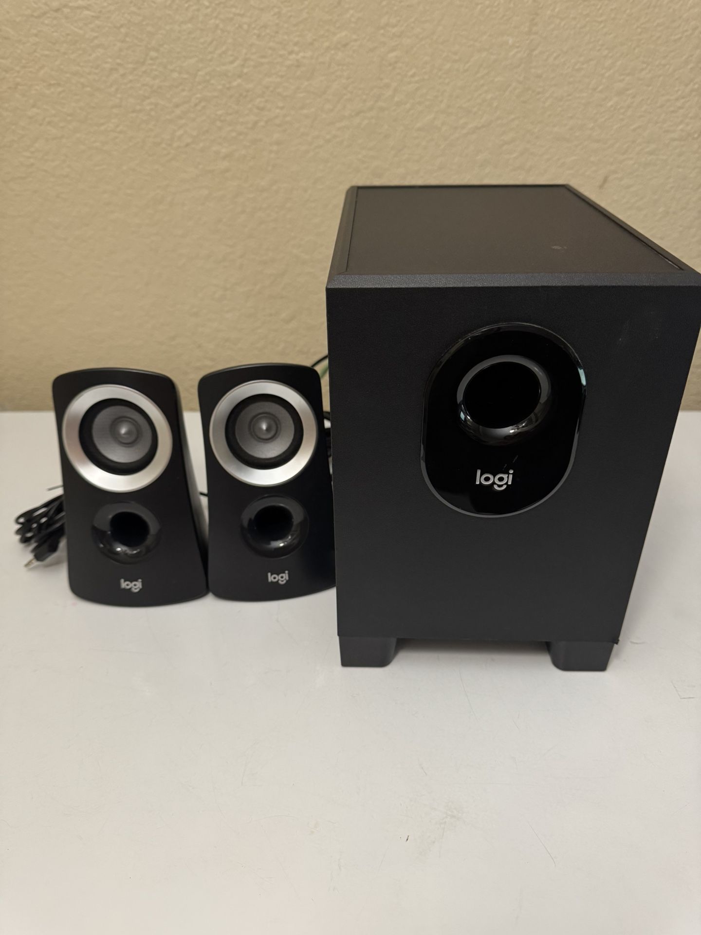 Logitech Z313 Speaker With Subwoofer