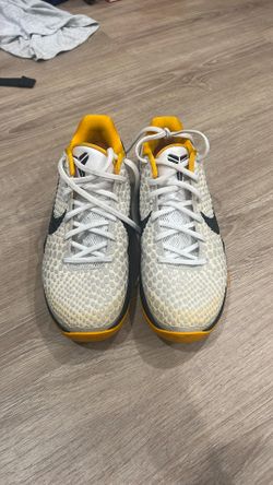 Kobe 6 Protro (size 9)