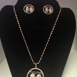 Modern Mommy Set In Gold Plating 