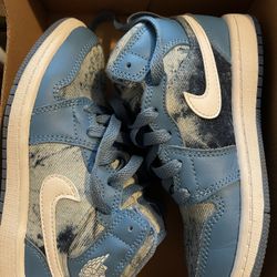 Boys Nike Jordan Mids Size 12c
