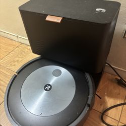 iRobot Roomba J6 Vacuum+Mop With Camera
