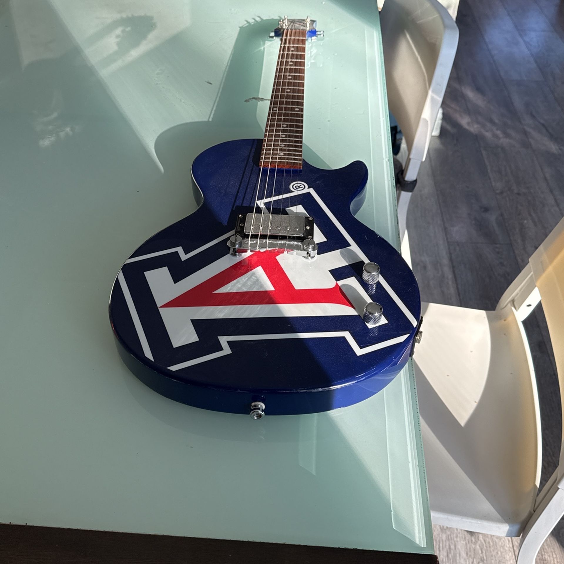 Electric Guitar.