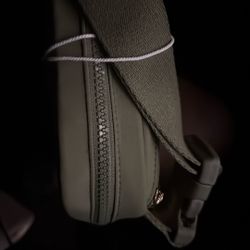 Universal  Thread  Co.