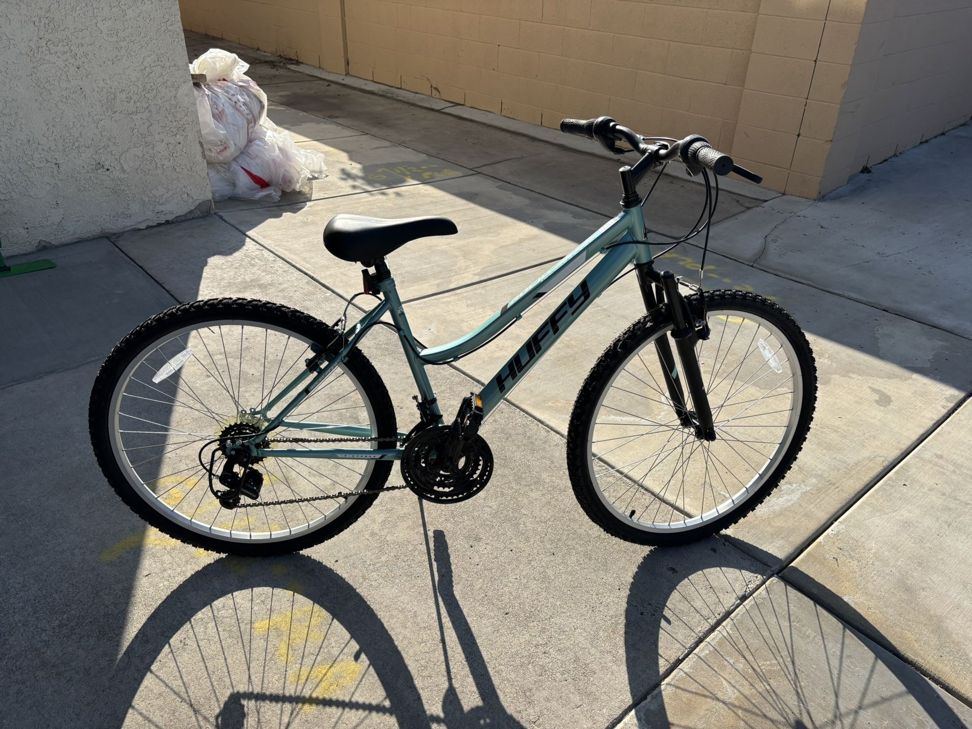 Huffy Rock Creek 18 Speed Mountain Bike, 26 Wheels,