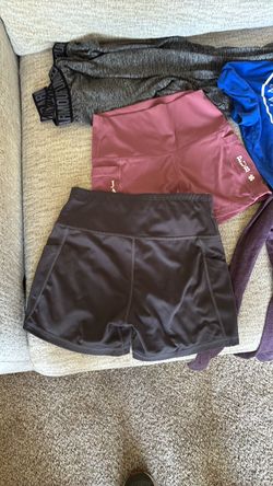 Women’s athletic clothes