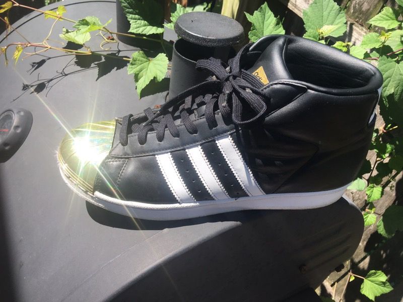 Adidas men size 9.5