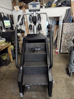 Stairmaster SM916 Stepmill Refurbished 
