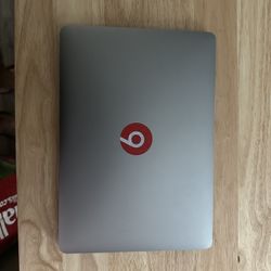 Apple MacBook Pro (2017)