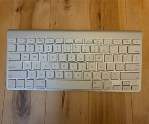 Apple Wireless Keyboard