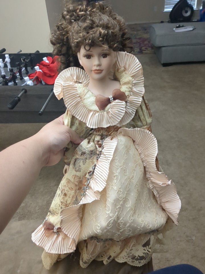 porcelain doll vintage 1(contact info removed) Great Condition