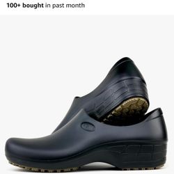 Women’s 9.5 Slip Proof Shoes