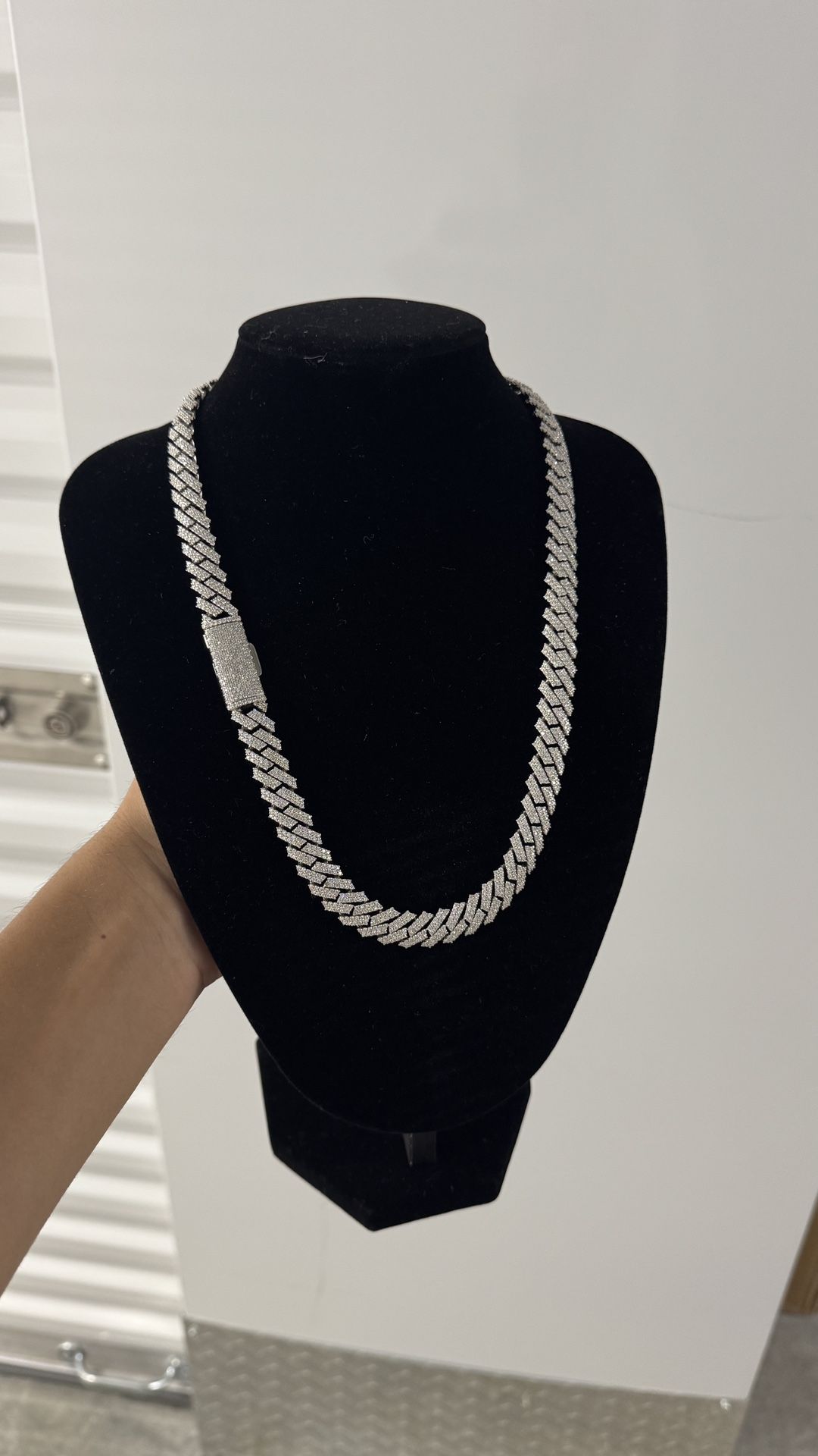 Moissanite Cuban Chain 12mm / 22in