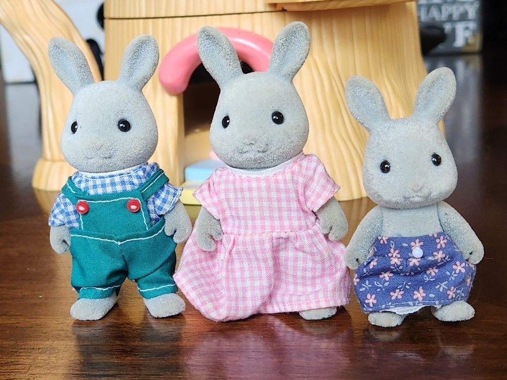 Vintage Sylvanian Families Grey Rabbit Family Calico Critters 