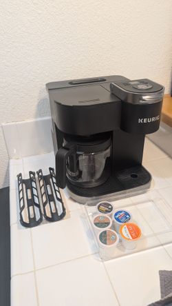 Keurig K-Duo Coffee Maker (Pod & Carafe) + Bonus K-Cup Holders