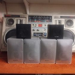 Vintage Realistic Minimus Speakers