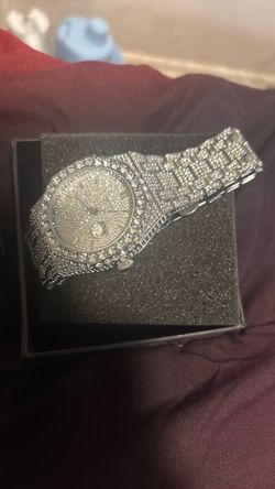 moissanite diamond rapper watch very flashy looks and shine