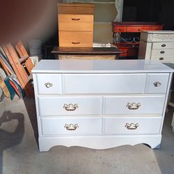 3-Drawer Wood Dresser 