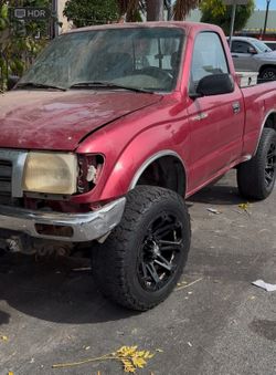 Parting Out Tacoma / Partes Para Tacoma 