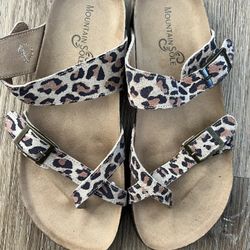 Mountain Sole Sandals New 