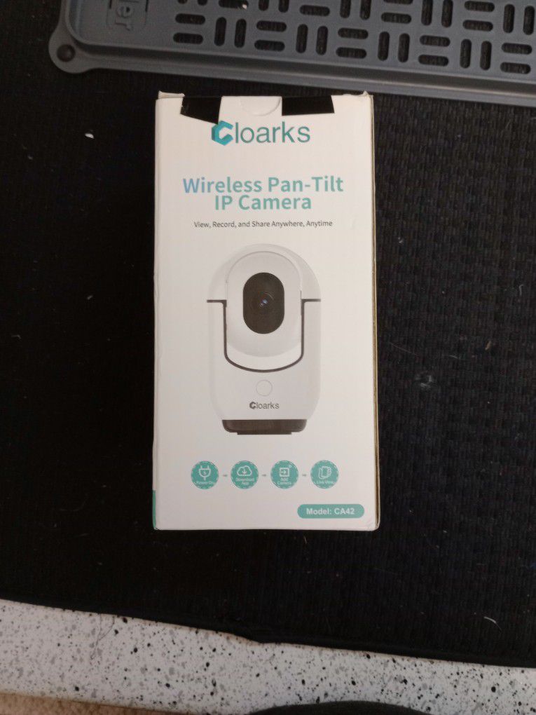 Clark's Wireless Pan-Tilt IP Camera