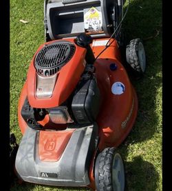 HUSQVARNA GAS 21-IN SELF PROPELLED LANW MOWER 