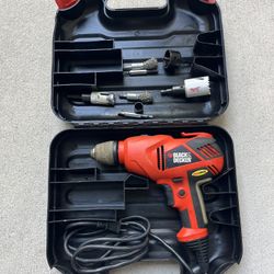 Drill / Driver Black & Decker DR320KG 3/8" VSR with Case and Bits