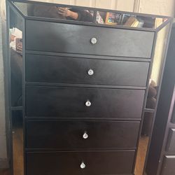 5 Drawers Dresser 