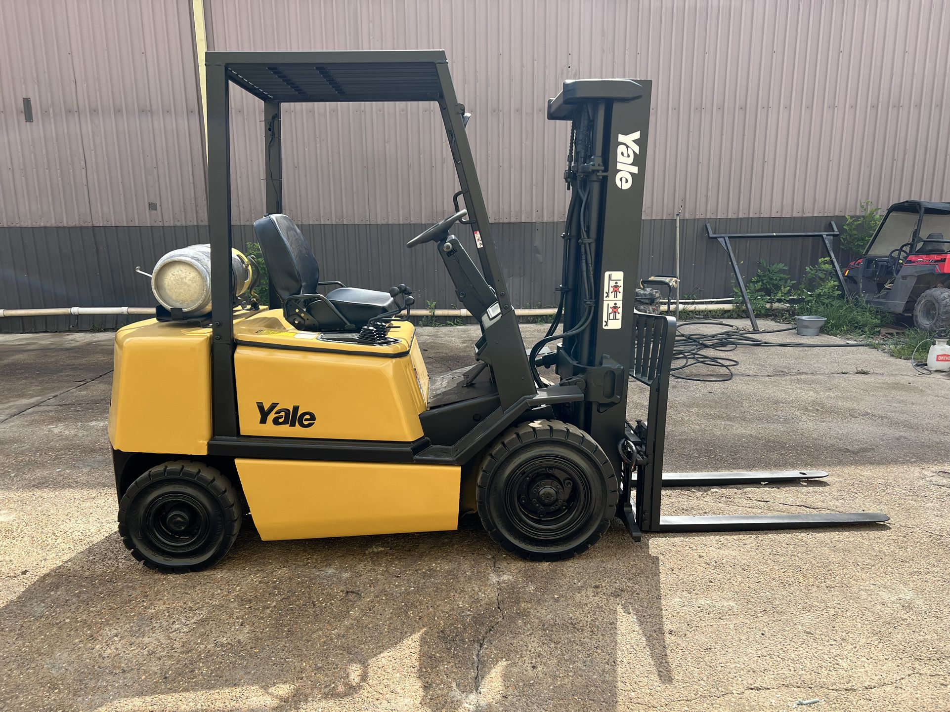 Yale 5000lb Pneumatic Forklift 