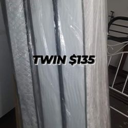 Twin Set 