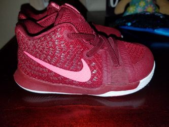 Nike Kyrie Size 7 (toddler)