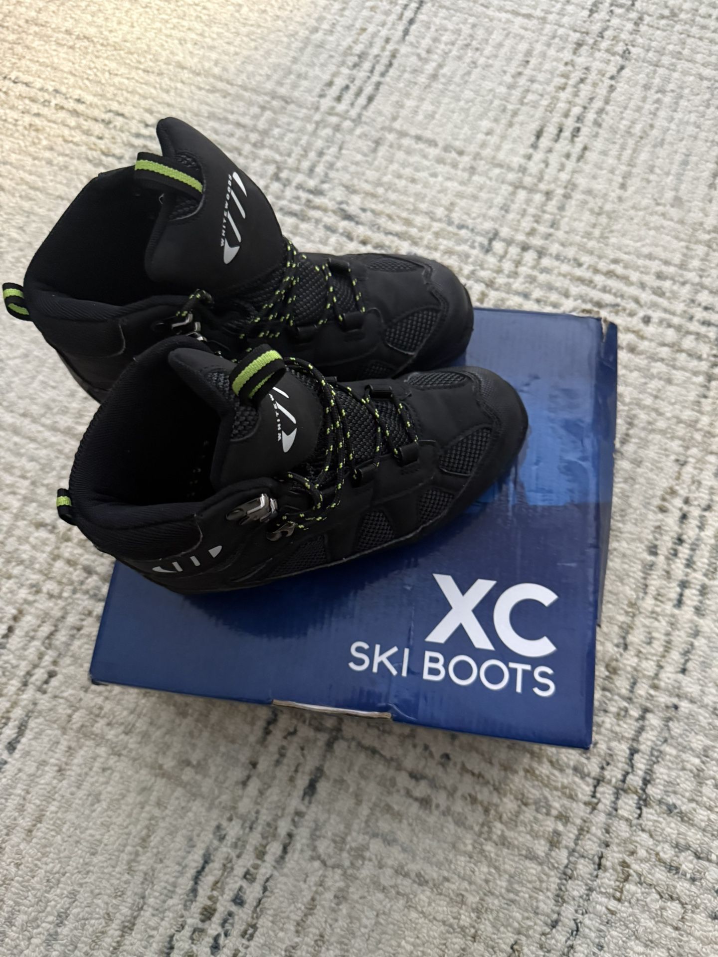 Ski BOOTS Size EUR 34