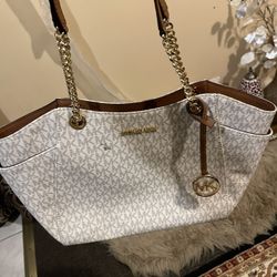 Michael Kors purse