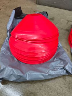40pcs. RED AJILITY CONES (BALLS NOT INCLUDED). $20