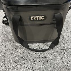 RTIC Soft cooler 20 Can 