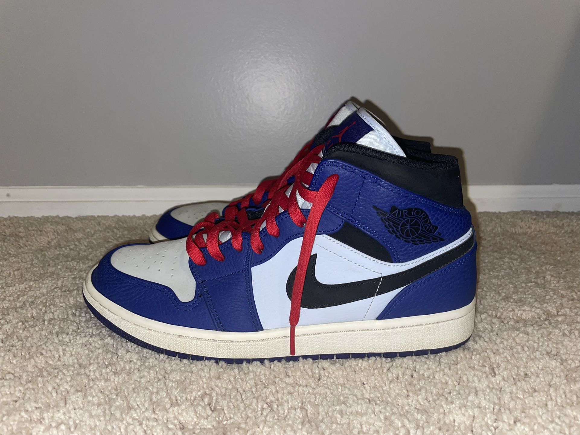 Jordan 1 Mid Deep Blue