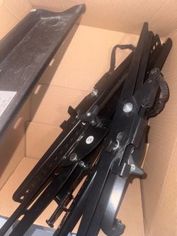 Tv wall mount Fits 23 to 65-inch flat panels.