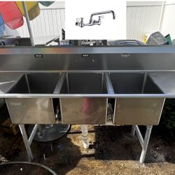 3 Compartment Commercial Sink - Fregadero - comes with FAUCET   88” x 25.5” 