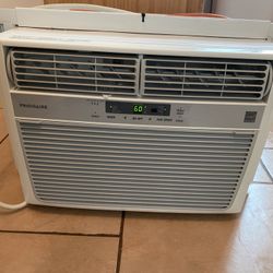 Frigidaire 12,000 BTU  Window AC❄️