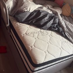 Bed Frame With King Size Matress