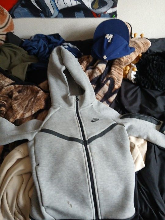 Nike.
Check