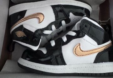 Nike brand new Toddler shoes 8c