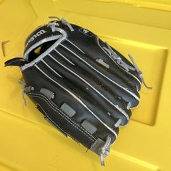 Wilson Tee Ball Glove