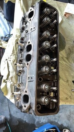 Small Block Chevrolet (SBC) engine cylinder head with casting number 12552520