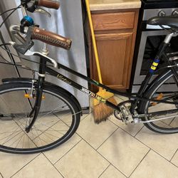 Virtue Cruiser Bike For Sale ! Like New 