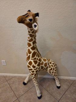 Giant giraffe