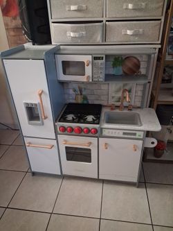 Kidcraft kitchen