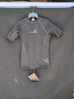 Lavacore men's short sleeve shirt size medium large. New with tags.
