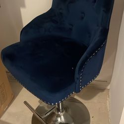 Velvet Chairs 